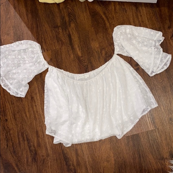 Off shoulder embroidered blouse - Picture 3 of 3